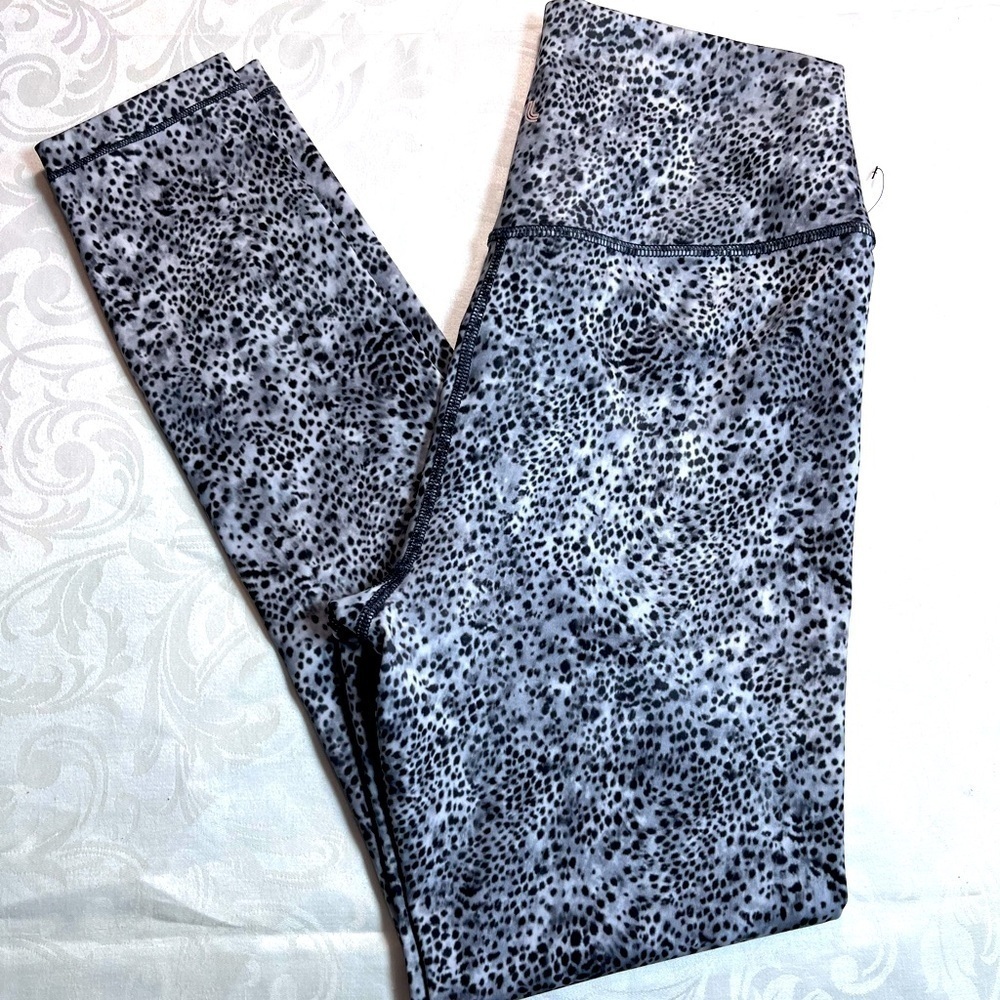 Lole Women’s High Rise Animal Print Legging in Black and Grey Size Small